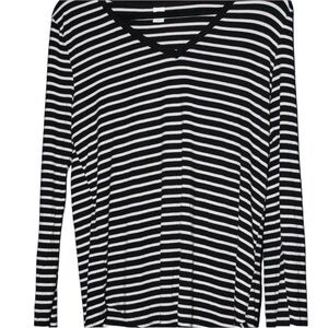 ✨3 for $15✨ Old Navy large, long sleeve striped black and white top